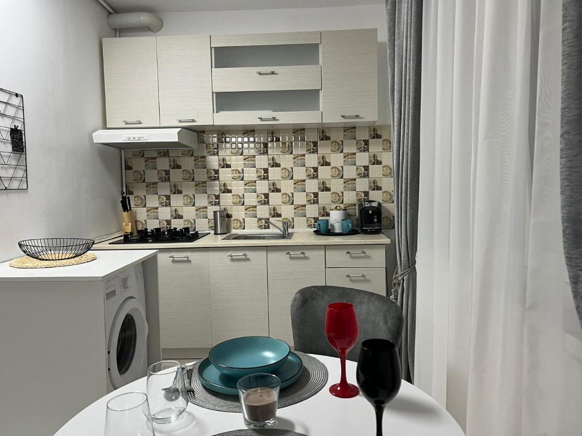 Compact House Appartement Cluj-Napoca Buitenkant foto