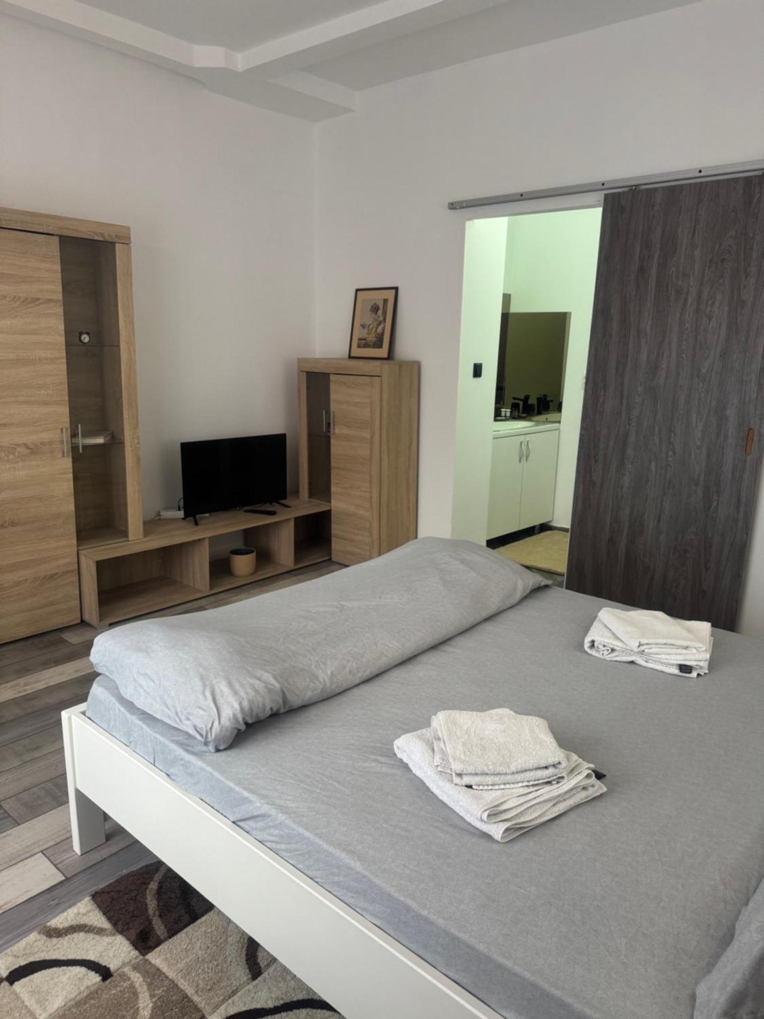 Compact House Appartement Cluj-Napoca Buitenkant foto